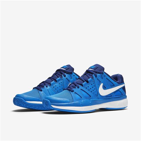 royal blue nike tennis shoes.